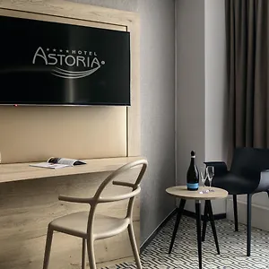 4* Отель Astoria